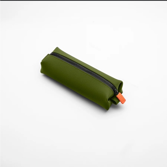 Tooletries The Koby Mini Dopp Kit Toiletries Bag, Anti Bacterial Green Silicone - Picture 14 of 16